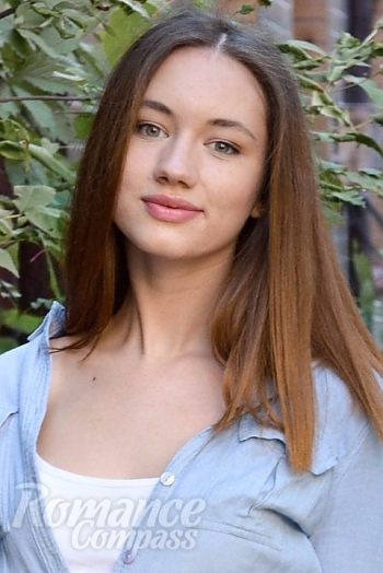 Ukrainian mail order bride Olga from Kharkiv with light brown hair and green eye color - image 1