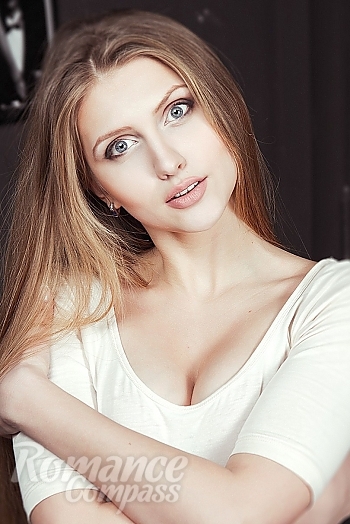 Ukrainian mail order bride Alyena from Donetsk with blonde hair and blue eye color - image 1