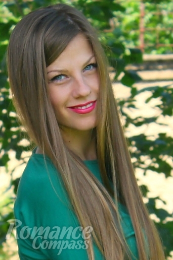 Ukrainian mail order bride Elena from Nikolaev with light brown hair and blue eye color - image 1