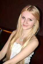 Ukrainian mail order bride Svetlana from Omsk with blonde hair and green eye color - image 2
