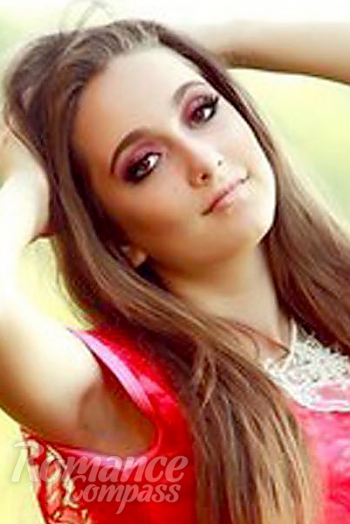 Ukrainian mail order bride Darya from Kiev with auburn hair and brown eye color - image 1