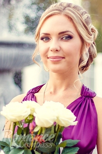 Ukrainian mail order bride Alyona from Krivoy Rog with blonde hair and blue eye color - image 1
