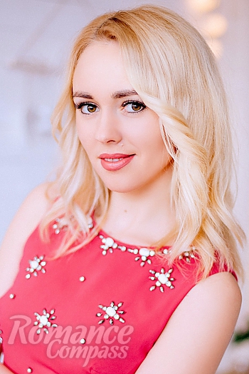 Ukrainian mail order bride Marina from Poltava with blonde hair and brown eye color - image 1