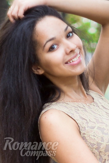 Ukrainian mail order bride Kristina from Kharkov with black hair and brown eye color - image 1