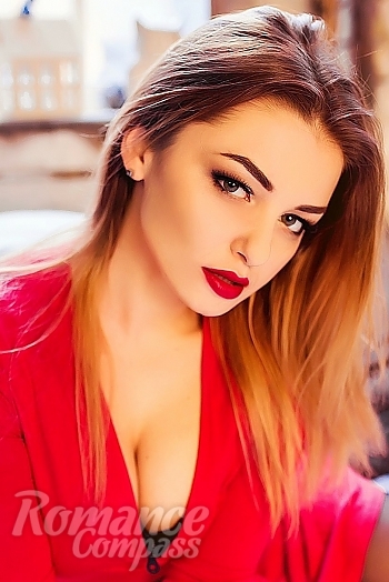 Ukrainian mail order bride Irina from Cherkasy with brunette hair and green eye color - image 1