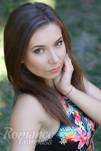 Ukrainian mail order bride Maria from Poltava with auburn hair and hazel eye color - image 1