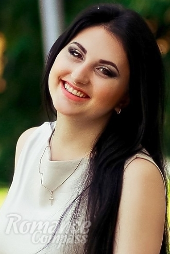 Ukrainian mail order bride Anastasiya from Bakhmut with brunette hair and brown eye color - image 1