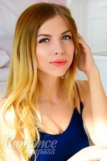 Ukrainian mail order bride Kristina from Nikolaev with blonde hair and green eye color - image 1