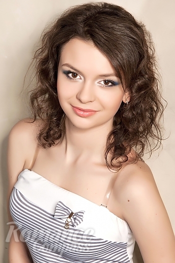 Ukrainian mail order bride Anastasia from Kharkov with brunette hair and brown eye color - image 1