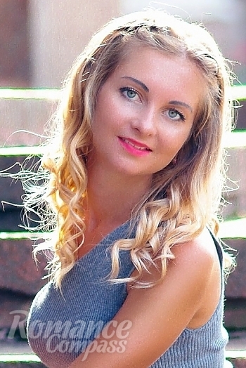 Ukrainian mail order bride Anna from Kiev with blonde hair and green eye color - image 1