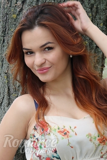 Ukrainian mail order bride Alexandra from Kiev with light brown hair and grey eye color - image 1