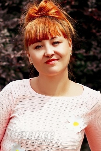 Ukrainian mail order bride Julia from Bakhmut with red hair and blue eye color - image 1