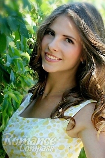 Ukrainian mail order bride Elena from Nikolaev with light brown hair and brown eye color - image 1