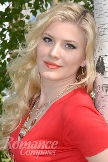 Ukrainian mail order bride Irina from Nikolaev with blonde hair and green eye color - image 1