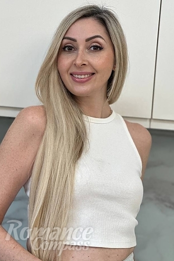 Ukrainian mail order bride Svetlana from Nikolaev with brunette hair and brown eye color - image 1