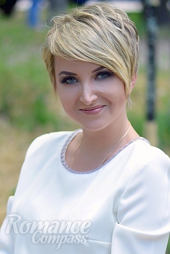 Ukrainian mail order bride Irina from Zaporozhye with blonde hair and grey eye color - image 1