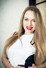 Ukrainian mail order bride Alena from Nikolaev with blonde hair and green eye color - image 3