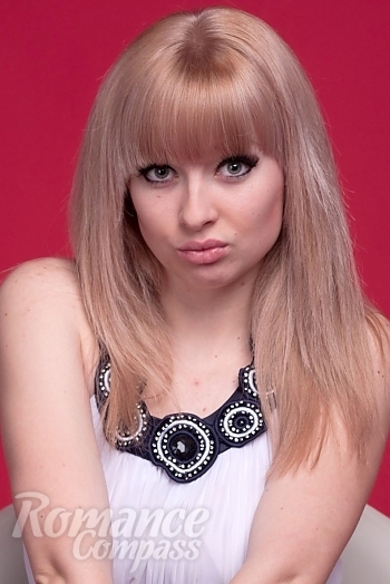 Ukrainian mail order bride Tatiana from Mykolaiv with blonde hair and green eye color - image 1
