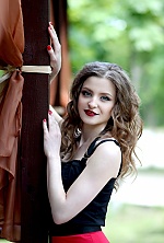 Ukrainian mail order bride Valentina from Lygansk with light brown hair and green eye color - image 6