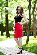 Ukrainian mail order bride Valentina from Lygansk with light brown hair and green eye color - image 5