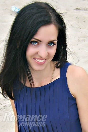 Ukrainian mail order bride Sofiya from Severodonetsk with black hair and green eye color - image 1