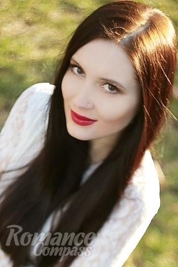 Ukrainian mail order bride Natalia from Mykolaiv with black hair and brown eye color - image 1