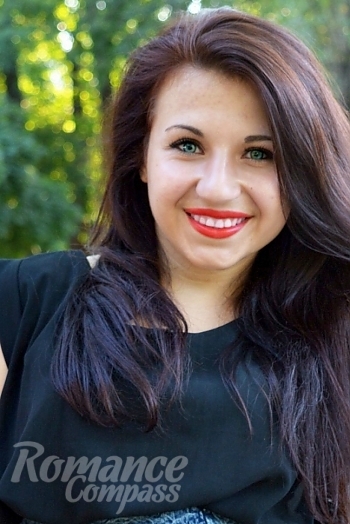 Ukrainian mail order bride Viktoria from Kremenchug with brunette hair and grey eye color - image 1