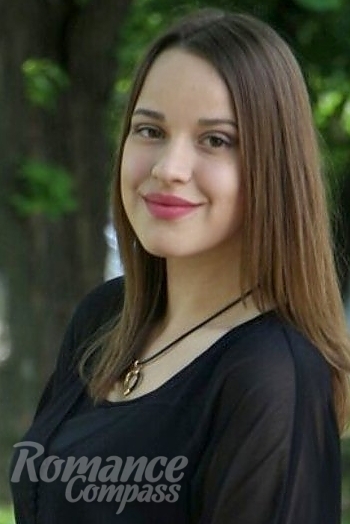 Ukrainian mail order bride Alina from Lugansk with light brown hair and brown eye color - image 1