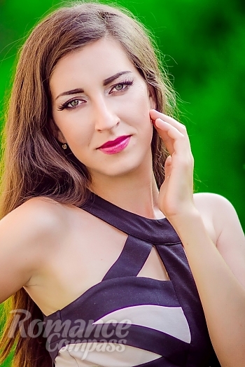 Ukrainian mail order bride Inna from Nikopol with brunette hair and green eye color - image 1