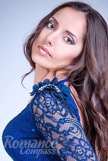 Ukrainian mail order bride Yulia from Zhitomir with light brown hair and hazel eye color - image 1