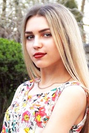 Ukrainian mail order bride Lola from Kharkov with blonde hair and brown eye color - image 1