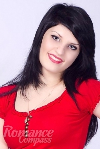 Ukrainian mail order bride Vitalina from Mykolaiv with black hair and green eye color - image 1