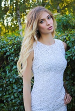 Ukrainian mail order bride Yuliya from Kiev with light brown hair and hazel eye color - image 5