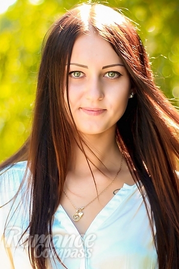 Ukrainian mail order bride Maria from Kharkov with brunette hair and green eye color - image 1