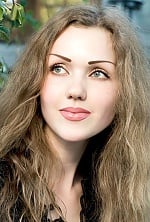 Ukrainian mail order bride Irina from Santa Monica with light brown hair and green eye color - image 3