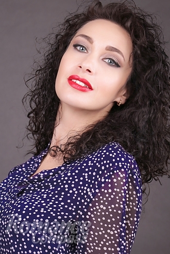 Ukrainian mail order bride Iryna from Kiev with brunette hair and grey eye color - image 1