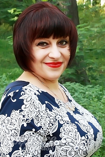 Ukrainian mail order bride Vera from Kiev with brunette hair and hazel eye color - image 1