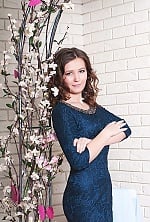 Ukrainian mail order bride Irina from Zaporozhye with auburn hair and green eye color - image 2