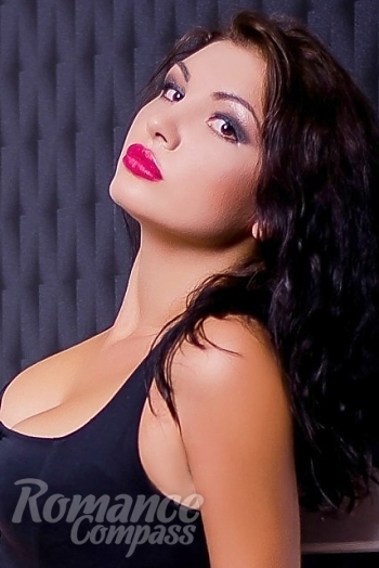 Ukrainian mail order bride Marina from Krivoy Rog with black hair and brown eye color - image 1