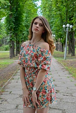 Ukrainian mail order bride Oksana from Lugansk with light brown hair and green eye color - image 7