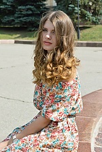 Ukrainian mail order bride Oksana from Lugansk with light brown hair and green eye color - image 5
