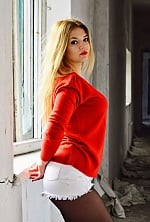 Ukrainian mail order bride Natali from Antracit with blonde hair and brown eye color - image 2