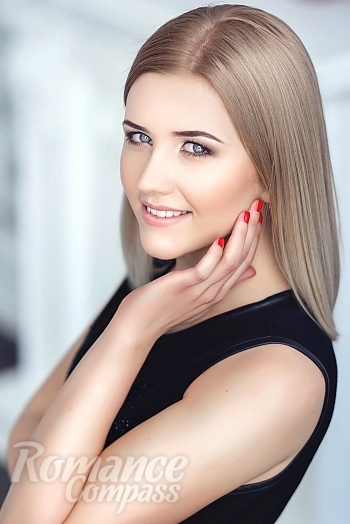 Ukrainian mail order bride Iryna from Vinnitsa with blonde hair and blue eye color - image 1