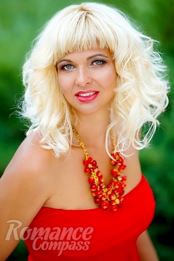 Ukrainian mail order bride Elena from Dnipro with blonde hair and green eye color - image 1