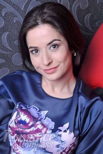 Ukrainian mail order bride Irina from Zeleznogorsk with black hair and brown eye color - image 1