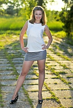 Ukrainian mail order bride Valeria from Berdyansk with light brown hair and green eye color - image 5