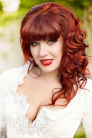 Ukrainian mail order bride Tatiyana from Izyum with red hair and green eye color - image 1