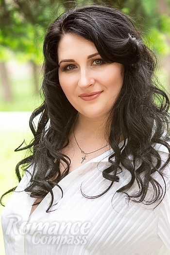 Ukrainian mail order bride Nataliya from Izyum with black hair and grey eye color - image 1