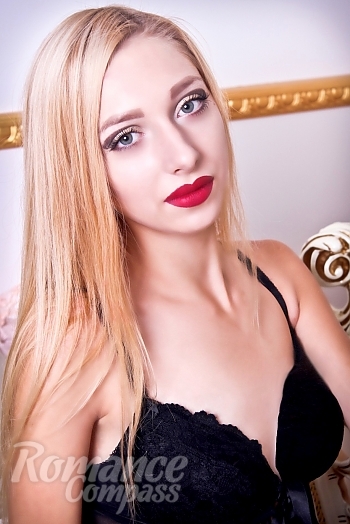 Ukrainian mail order bride Angelina from Nikolaev with blonde hair and grey eye color - image 1
