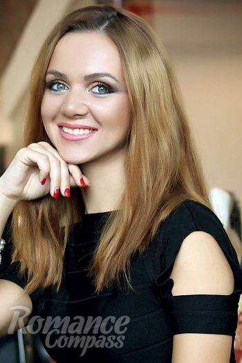 Ukrainian mail order bride Nataliya from Odessa with light brown hair and green eye color - image 1